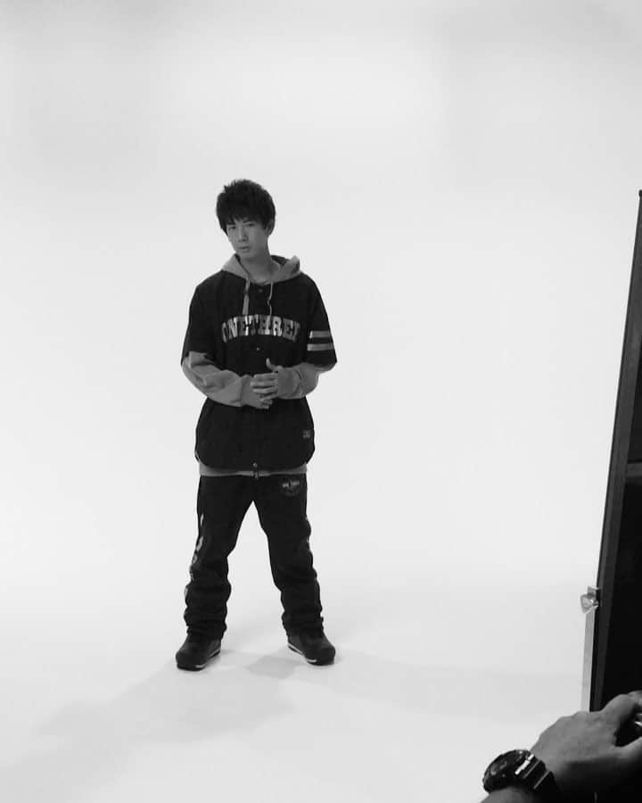 仙波祐斗のインスタグラム：「昨日のスノーボードウェアの撮影📹 データいい感じだったので世に出るのが楽しみ！ . #フリーモデル #ファッションモデル #メンズモデル #撮影依頼募集中 #awfashion #撮影現場  #メンズファッション #スノーボードウェア  #おしゃれさんと繋がりたい」