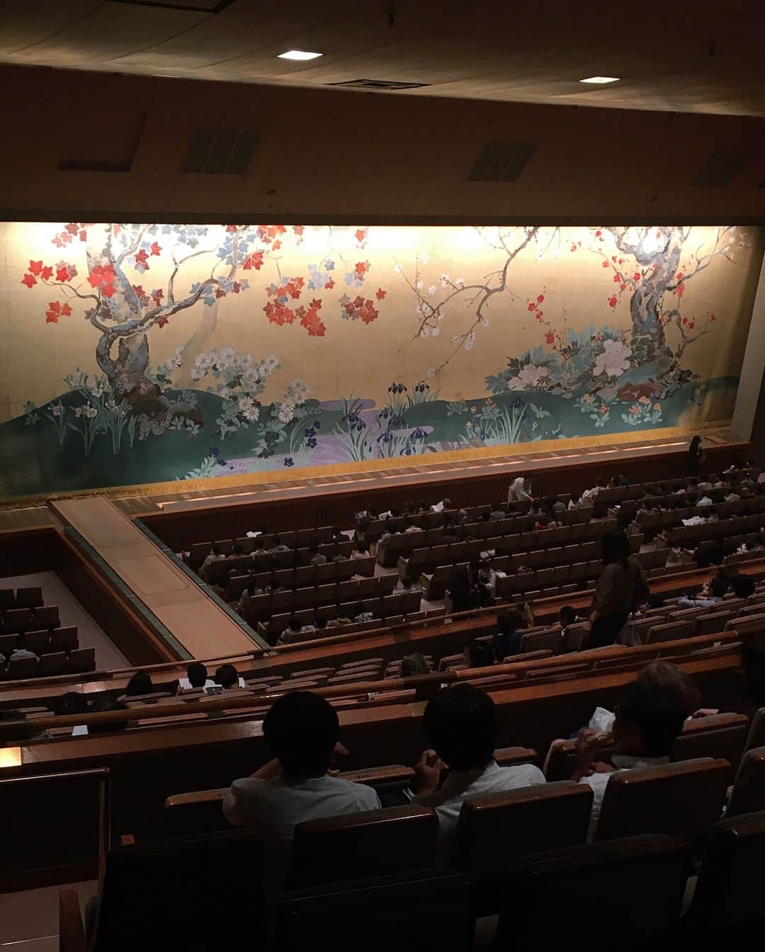 Joeさんのインスタグラム写真 - (JoeInstagram)「合間のいたずら #weirdbeni  The other night at Kabuki, 国立劇場で行われた「第五回 谷口裕和の会」、歌舞伎界のホープ・片岡千之助の役者魂。親子の情愛、獅子の勇ましい毛振り、とても素晴らしかったです。 @k.sennosuke #歌舞伎 #片岡千之助」9月30日 18時34分 - joe_tokyodandy