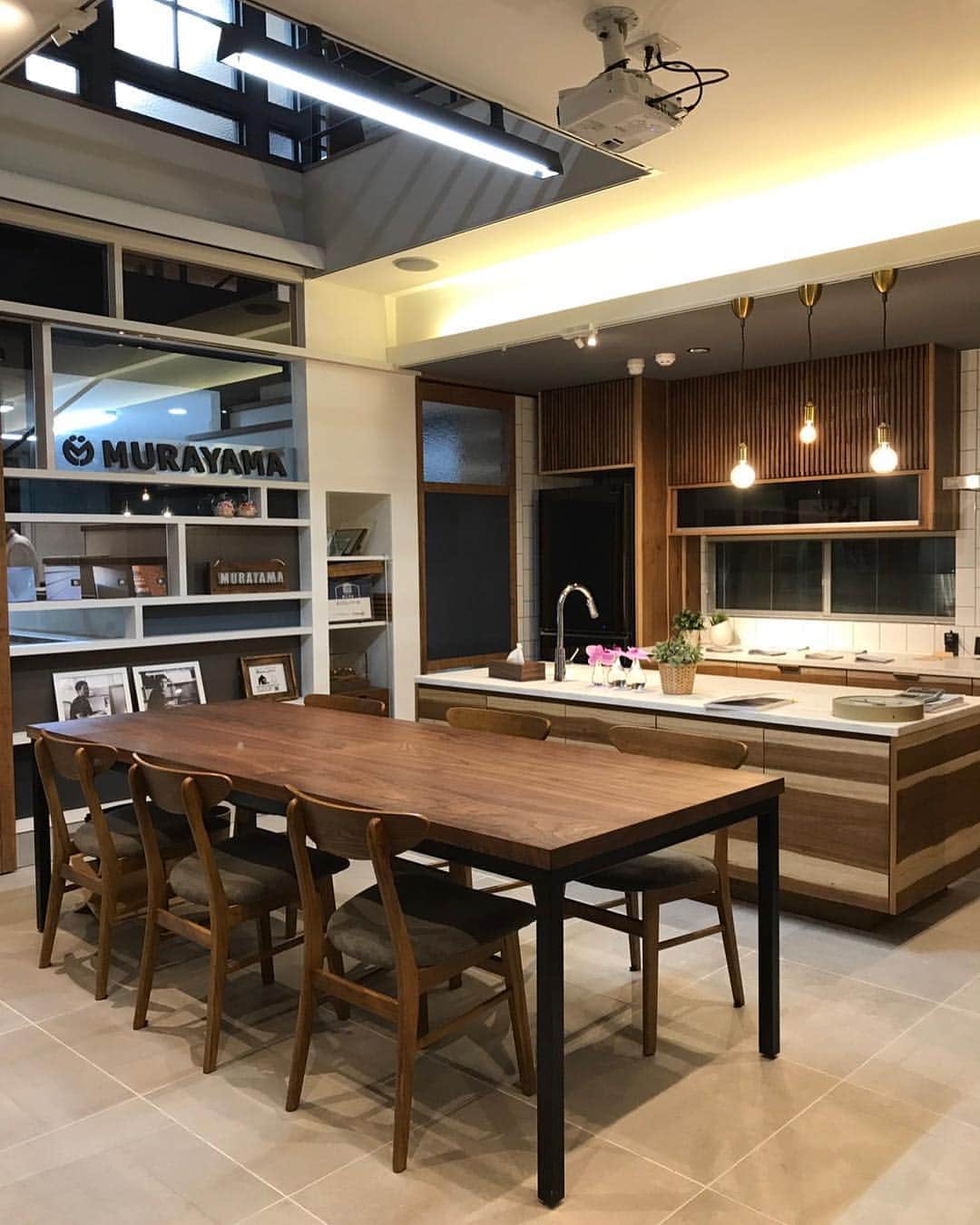 The HUNTのインスタグラム：「長崎県諫早市にある“MURAYAMA”のNEW OFFICEへ。10月14日、15日に内覧会が行われるタイミングでHUNTのPOP UP SHOPも開催させていただきます☆ 皆様のご来場お待ちしています！ #ムラヤマ  #THEHUNT_INDUSTRIAL #NEUSTYLE」