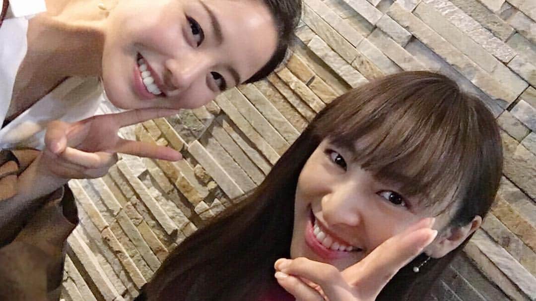則松亜海のインスタグラム：「ある日の夜、けいさんと。 . 美味しいものを食べながら、 話は尽きることなく😂 時間が足りない〜！ いつかいつか、舞台でご一緒出来る日が来ますように。 頑張ろう。 . 誕生日が同じだと、性格って似るのかな？🤔 . #音月桂 さん #雪組 #619」