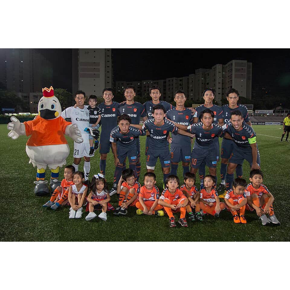 秋山拓也のインスタグラム：「. Singapore cup semi final. 1st leg.3-1. 2nd leg.2-1. 決勝進出しました！！ 今シーズン3点目！！ しかし、決勝は累積で出れません🙇 残りのリーグ戦頑張ります！！ 後2冠絶対取りましょう！ . #シンガポール #勝利 #次決勝 #出れないけど #優勝しましょう #残りの試合 #全力 #頑張ります」