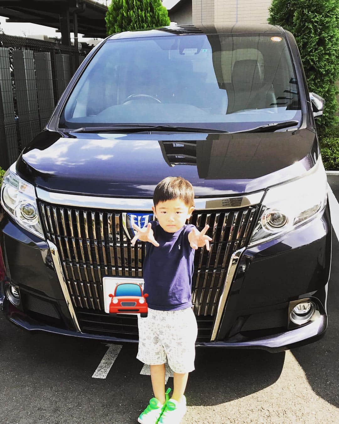 大友愛さんのインスタグラム写真 - (大友愛Instagram)「新しい車🚘だょ✨  #秋本family #エスクァイア#7人乗り」10月1日 14時27分 - ai_dayooon
