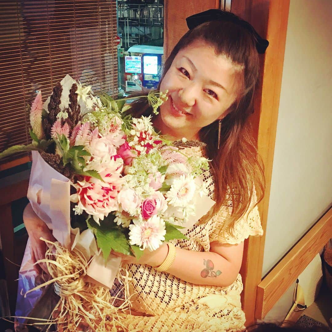 小林三江子さんのインスタグラム写真 - (小林三江子Instagram)「Happy Birthday @lindamitsui 😘💋🎉❤️✨🥂🍾🎂💐💝 #happybirthday  #birthdaydinner  #老舗 #鳥栄 #神谷バー #来夢来人 #はしご酒」10月2日 9時52分 - mieko_kobayashi