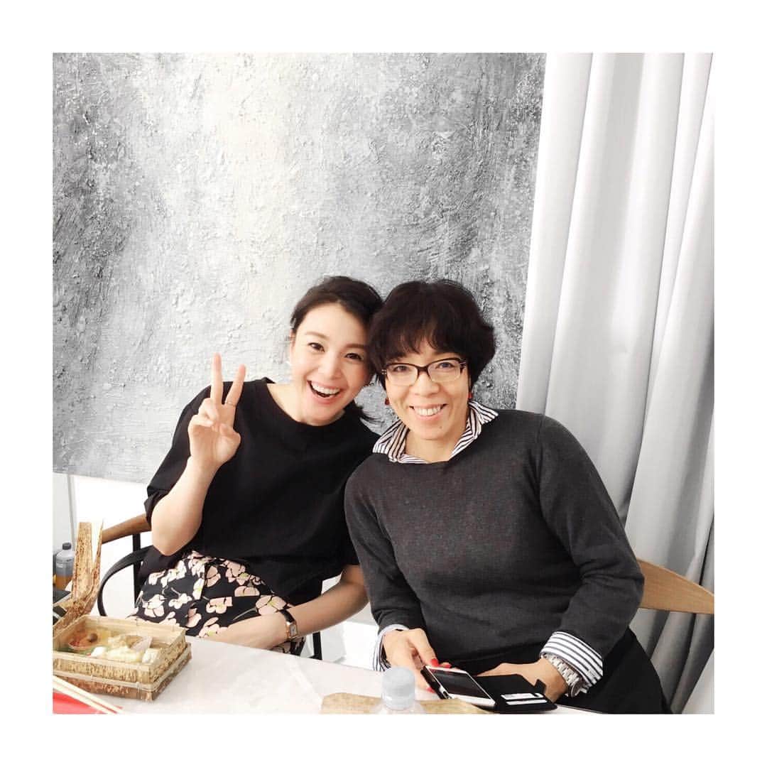 のインスタグラム：「いつもエネルギーに溢れている、marisol杉野編集長。いつもありがとうございますー😃✨！！ #元気頂いてます #shooting #marisol #fashion #fun #mercimillefois #ありがとうございました🙏  @marisolmagazine」