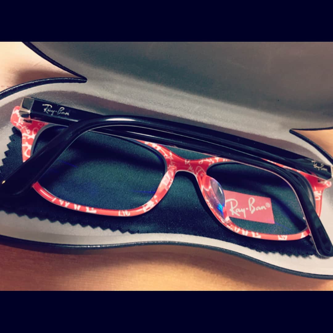 藤岡幹大のインスタグラム：「新しいメガネ出来上がってきたやで🤓 #メガネの日 には間に合わなかったやで🤓」