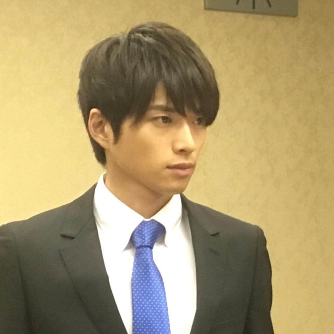 テレビ朝日「オトナ高校」のインスタグラム：「‪10月8日（日）よる10時より#AbemaTV と#ビデオパス でオトナ高校ができるまでを描いたスピンオフドラマ『オトナ高校 エピソード0』を独占配信決定🍒🍒🍒‬ ‪『オトナ高校』の放送前に必ず予習を忘れずに👨‍🏫✨‬ 『国を変えようとした、あの夏。アノ法案はこうして生まれた。』 #オトナ高校 #エピソード0 #白洲迅 #片山萌美 #ブラザートム #金田明夫 #大和田伸也 #AbemaTV #ビデオパス #テレビ朝日 #若き官僚 #熱き思い #やらみそ #土曜ナイトドラマ #🍒 #誕生秘話 #ドラマ」