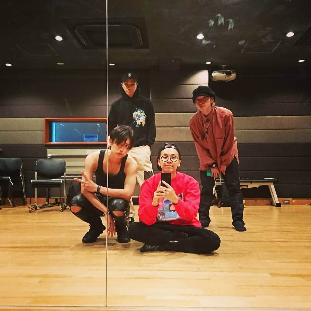 龍雅-Ryoga-のインスタグラム：「リハーサルDAY💃🎤 #龍雅 #ryoga #リハーサル #rehersal  #fivedragons  #FIVEDRAGONS」