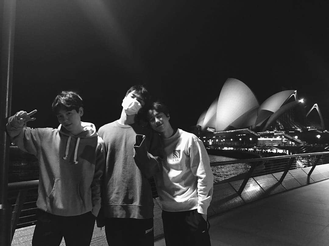 ベクヒョンさんのインスタグラム写真 - (ベクヒョンInstagram)「🙊🙈🙉 #SBS #SydneyOperaHouse」10月3日 10時30分 - baekhyunee_exo