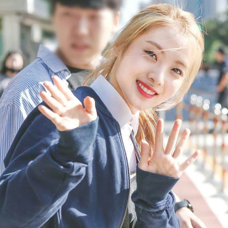 ルーシーのインスタグラム：「❀ ; 170929 Lucy — Music Bank — © owner [ tags : #WekiMeki #Lucy #NohHyojung ]」