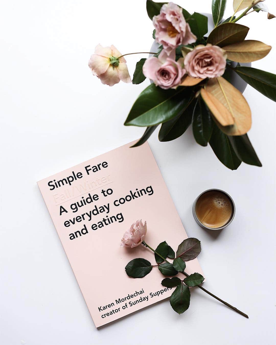 増田由希子さんのインスタグラム写真 - (増田由希子Instagram)「New read ☕️🍂 This beautiful cookbook from @sundaysuppers , 'Simple Fare : Fall/ Winter'  Such a perfect book!  @simplefare_  #simplefare_  アメリカの @sundaysuppers  から新しいレシピ本 ' Simple Faire: Fall/Winter ' が届きました。Spring/ Summer 同様、とても美しい料理本! シンプルなスタイリングは是非参考にしたいです。」10月3日 19時42分 - nonihana_
