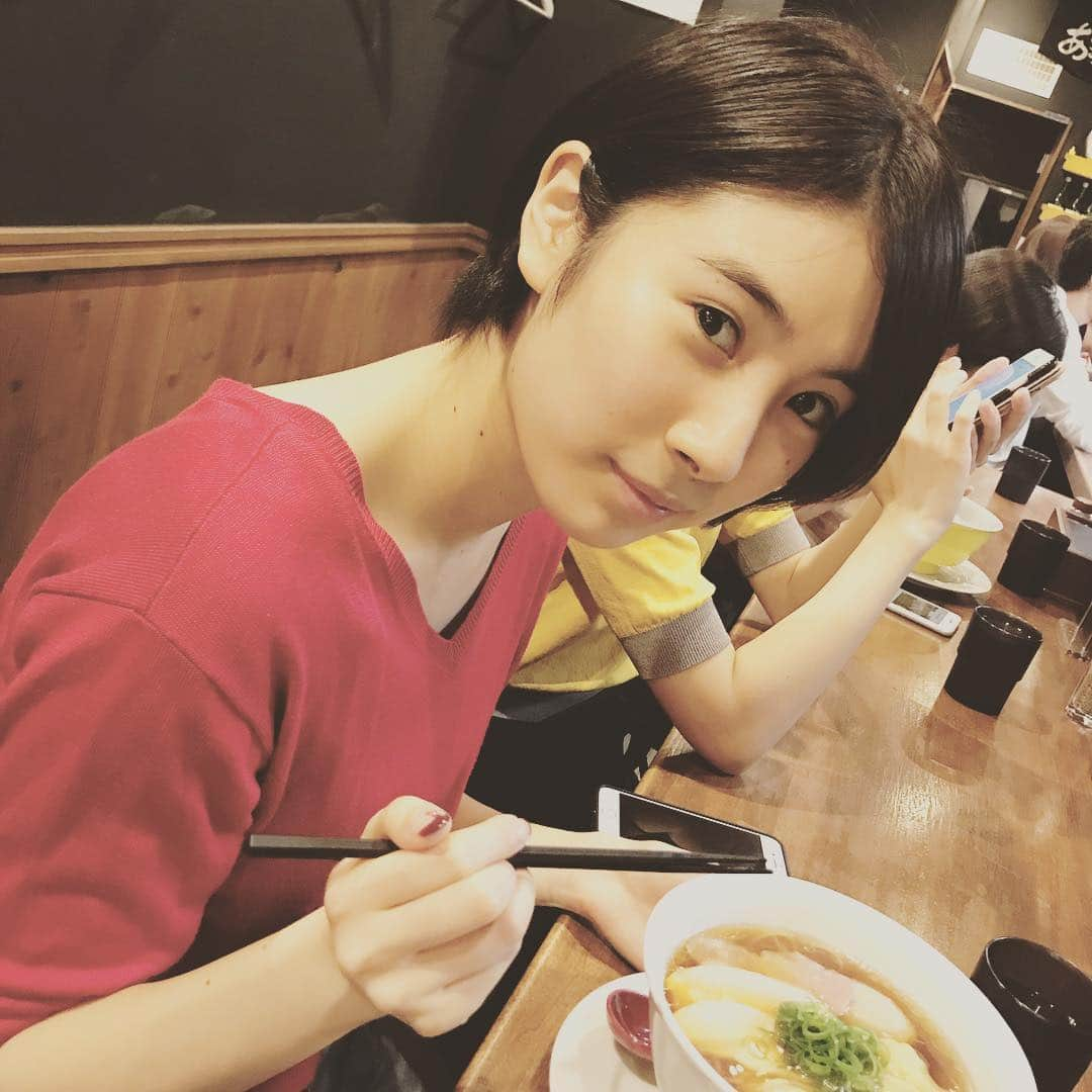 callmeさんのインスタグラム写真 - (callmeInstagram)「ラーメン女子🍜  #callme #ruuna #ramen #美味しい #happy #dinner #醤油 #Koumi #柚子塩 #MIMORI #醤油ラーメン」10月3日 21時43分 - kolme_official