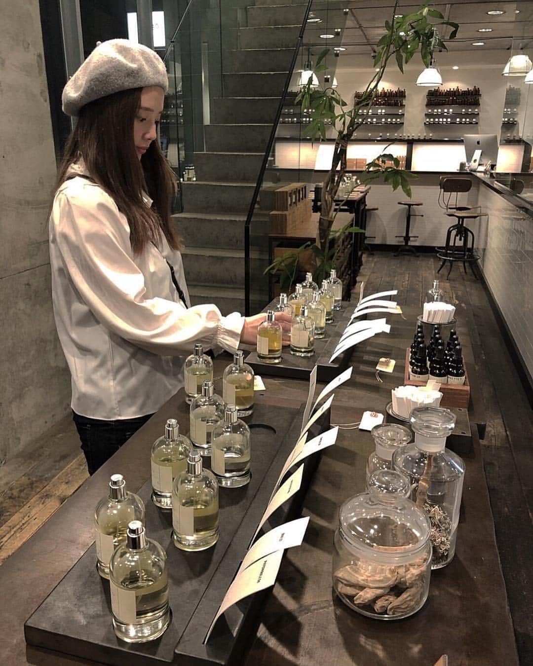 目見田早弥子のインスタグラム：「𓆸  次にLE LABOに行っていろんな香りを試し 結局二人とも同じ香りをチョイス🌿 遼くんがプレゼントしてくれました𖡫❤︎ 欲しいな〜〜と思っていたからとっても嬉しい！ ありがとう🌼🌼 * * * #lelabo #ルラボ #代官山 #daikanyama」