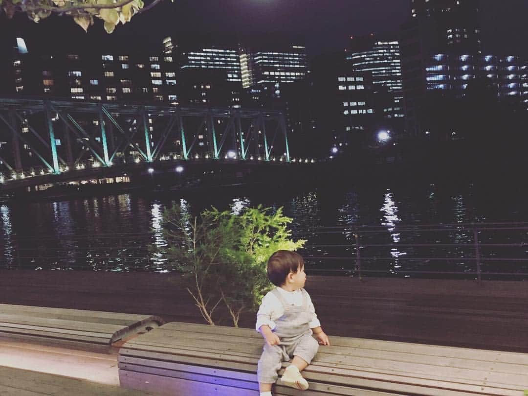 堀米勇輝のインスタグラム：「👶、てっ！！ 夜景が綺麗じゃんけ😎」