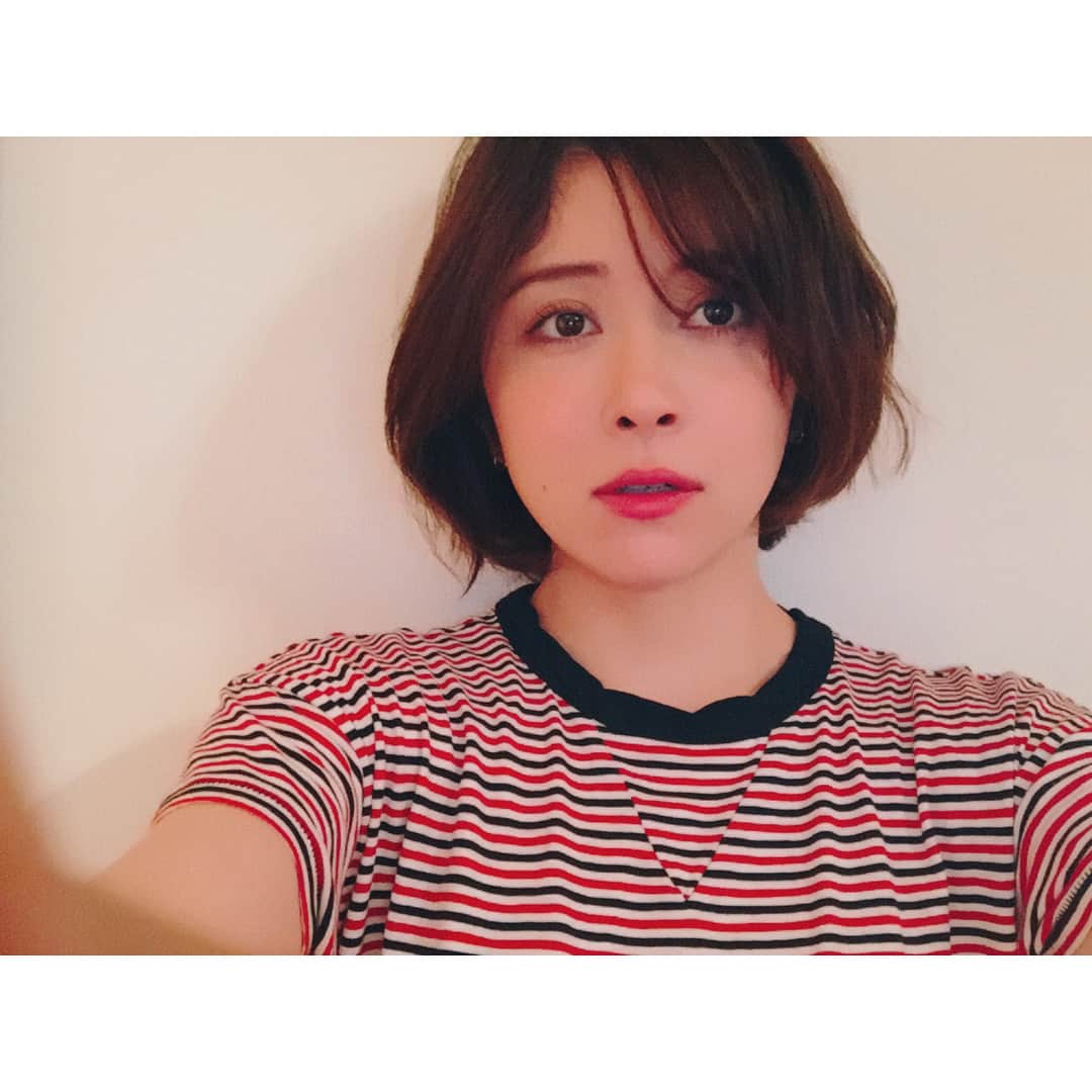 宮澤エマさんのインスタグラム写真 - (宮澤エマInstagram)「🔆what,what?🔆 へー。ふーん。 #夏 #秋 #はざま #selfie #stripes #tokyo #ragandbone #japan #xx」10月4日 0時40分 - emmamiyazawa