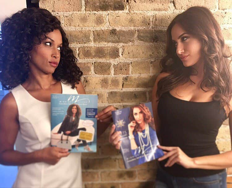 ドナ・フェルドマンさんのインスタグラム写真 - (ドナ・フェルドマンInstagram)「#catalog #covergirl battle on set in #chitown like 😏 @jchaves0615 and glam by @spygirlmo and @debbie_jacks」10月4日 6時29分 - donnafeldman