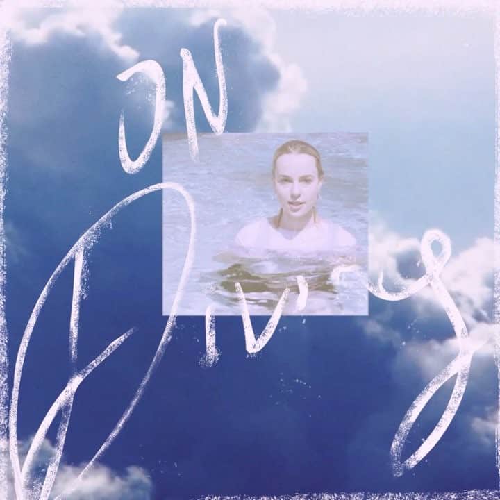 ブリジット・メンドラーのインスタグラム：「Talking about diving, airplanes, and giggling. 🌊☁️✈️ Listen to the full piece at the link in my bio!」