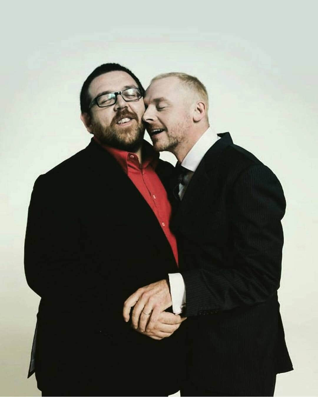 サイモン・ペグのインスタグラム：「You aren't best friends if you aren't a little gay sometimes #simonpegg#nickfrost#bestfriends#alittlegay#cmon#haha」