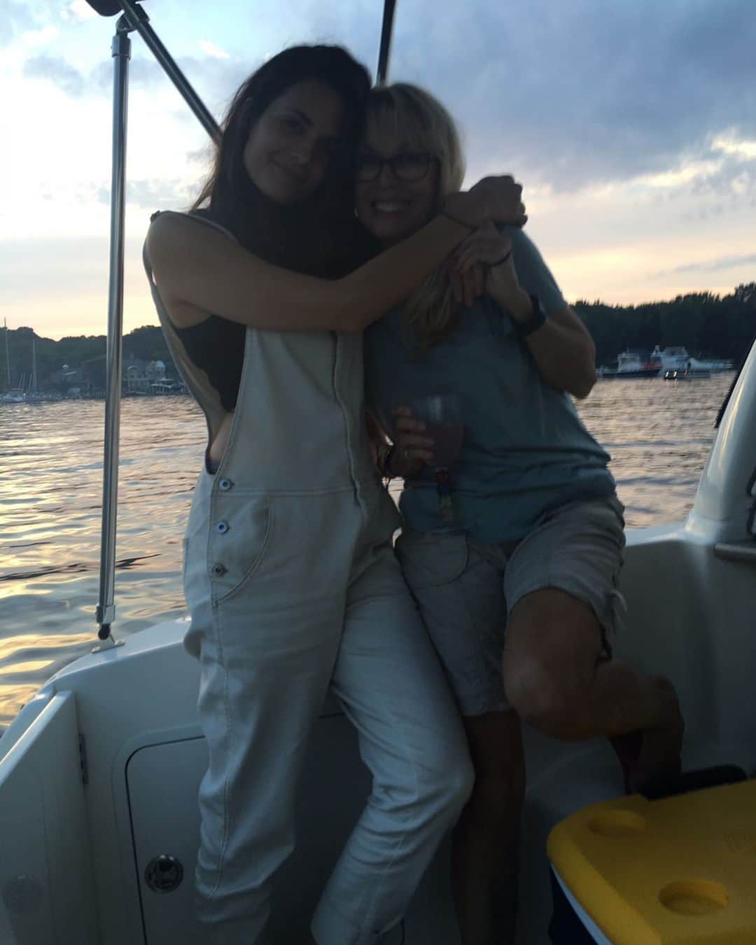 トーレイ・デヴィートのインスタグラム：「Happy birthday to the best woman I know! ❤️Wish I could be with you today. I love you so much, Mama!」