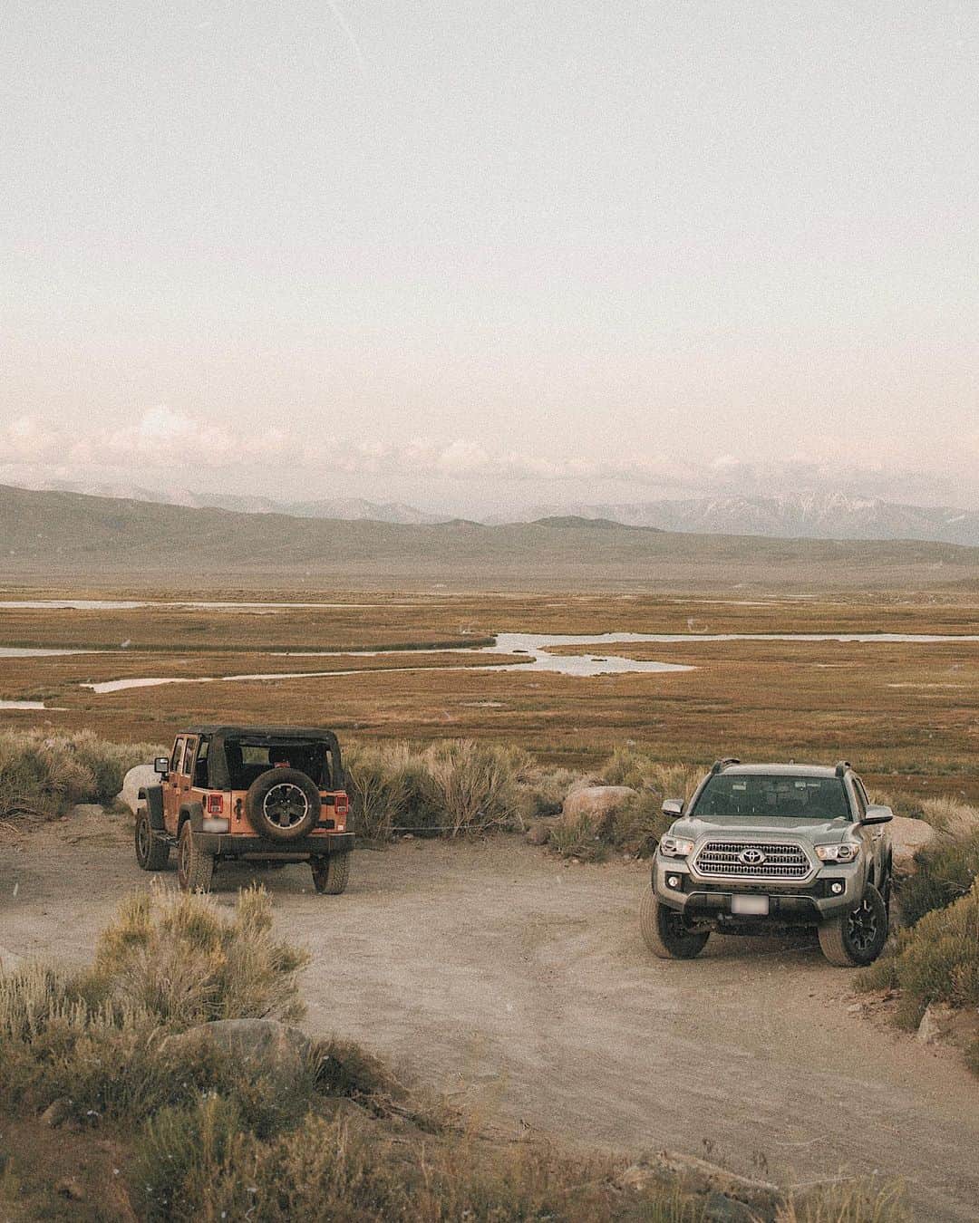 W E Y L I Eのインスタグラム：「Reminiscing on this very special camping trip last year. I posted a video on my channel called “A Message to You,” that highlights some of my thoughts & memories from that trip. It’s one of my favorite videos and I go back to it whenever I need a little pick me up 💫 On another note, I’ve been finding inspiration in all things outdoors lately. I’m going through lots of old photos that I took from previous trips and wanted to share more of those on here. Hope you enjoy!」
