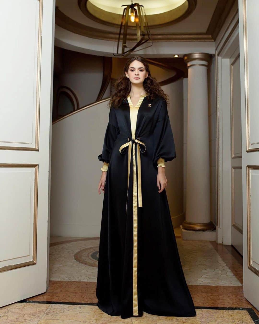 Ivan Gunawanさんのインスタグラム写真 - (Ivan GunawanInstagram)「As elegant as the night with a dash of sophisticated color, Nadia Kaftan is the perfect choice for you who wants to look gracefully fashionable this eid mubarak ✨ . Nadia Kaftan - Black/Gold (all size - fit to M) IDR 2.100.000 . . . . #JLbyJunitaLiesar #JLFashion #JLFashionXIvanGunawan #RamadanCollection #ResortCollection #lebaran2020 #idulfitri2020 #modestwear #modestfashion #kaftan #gamis #kaftanlebaran #bajulebaran #muslimfashion #fashionmuslim #hijabwear #hijabfashion #fashionhijab #idulfitri2020 #lebaran2020 #modestfashionindo #kaftanindonesia #premiumkaftan #muslimahfashion #dressmuslimah #dressmuslimah」5月9日 22時46分 - ivan_gunawan