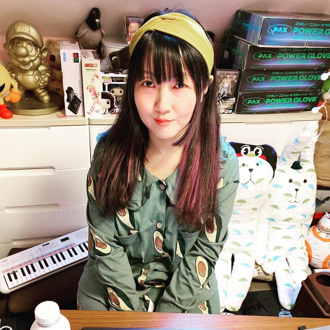 桃井はるこのインスタグラム：「桃井ちゃんSTAY HOMEしてます🥑🥑🥑」