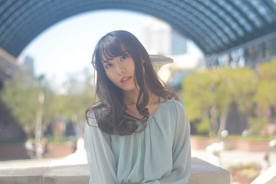 のインスタグラム：「3月に恵比寿ガーデンプレイスで撮ってもらった写真📸 . . . カメラの勉強している大学の知人に頼まれて撮影したんだけど、私は写真撮る方のことは何もわからないんだなーって改めて実感した😂 キャンパスでも撮ったのでまたあげます〜⁽⁽ଘ( ˊᵕˋ )ଓ⁾⁾ . . . #恵比寿 #恵比寿ガーデンプレイス  #ブラウス  #olコーデ #オフィスカジュアル #オフィスコーデ #ol  #作品撮り #作品撮りモデル #被写体 #被写体モデル #撮影データ #東京カメラ部 #作品撮り  #ファインダー越しの私の世界 #ポトレ #ポートレート #ポートレイト #サロモ #読モ #ビジョビ　#天使と女神のハーフ #美女navi #ビジョフォ #ビジョラダ #美人名鑑　#美女ふぁいる #ビジョグラム #ビジョビジョ #美女の宅急便 #読者モデル」