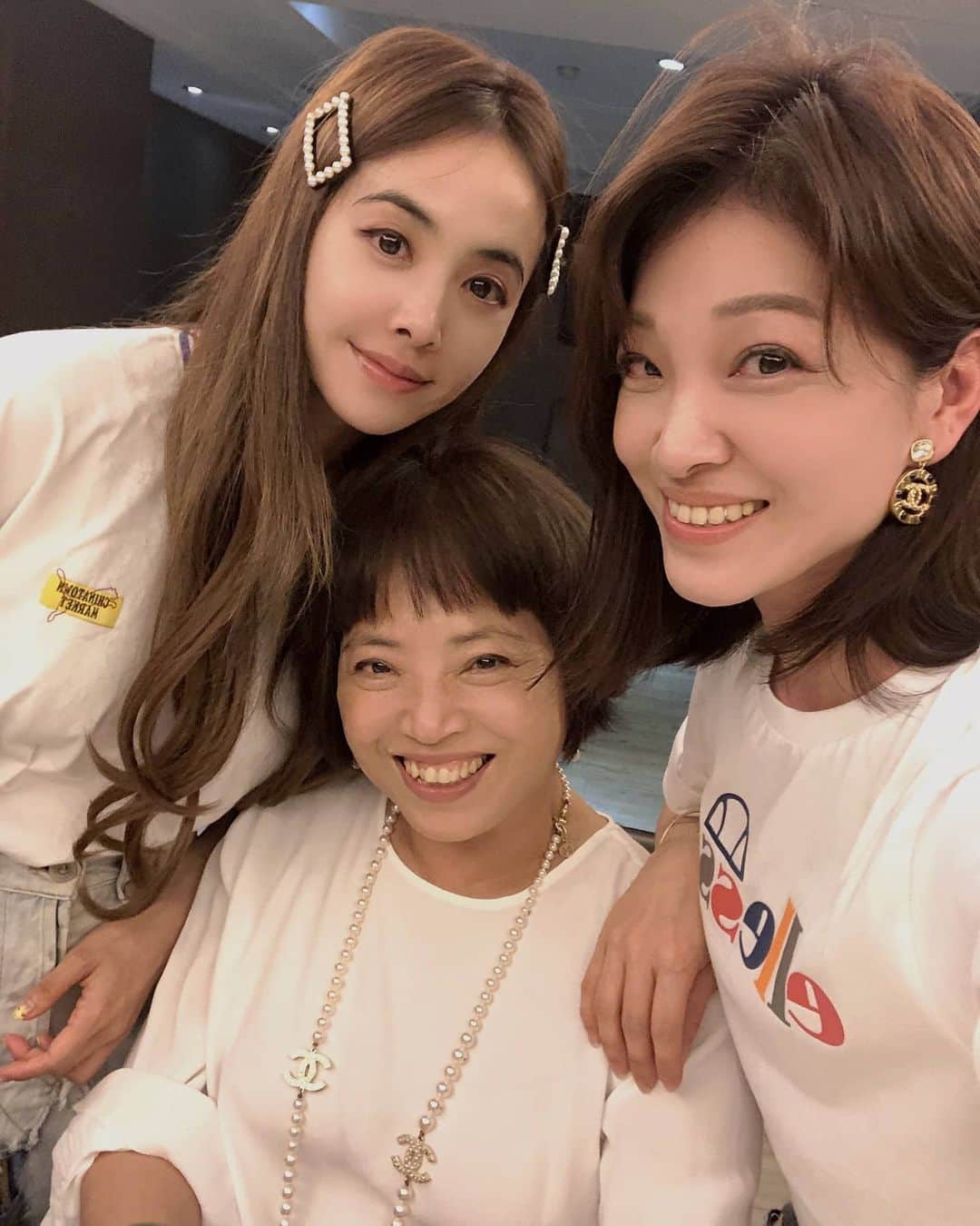 ジョリン・ツァイのインスタグラム：「happy super women's day ❤ 😘🥰」