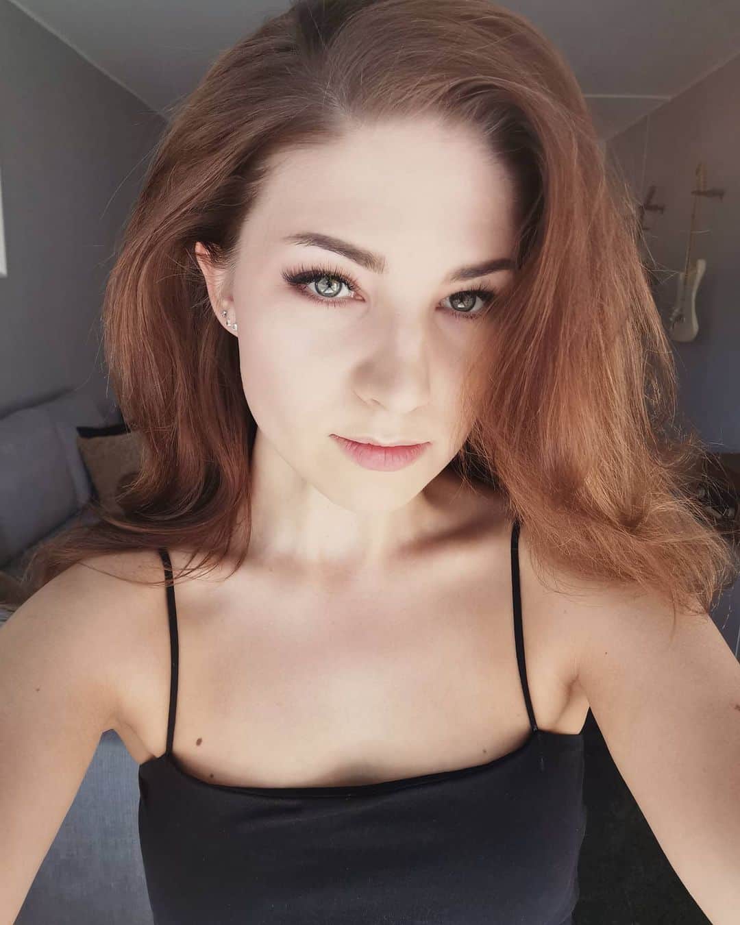 セシリア・トルンのインスタグラム：「😽🌞👋 ps SOS mun tukka」