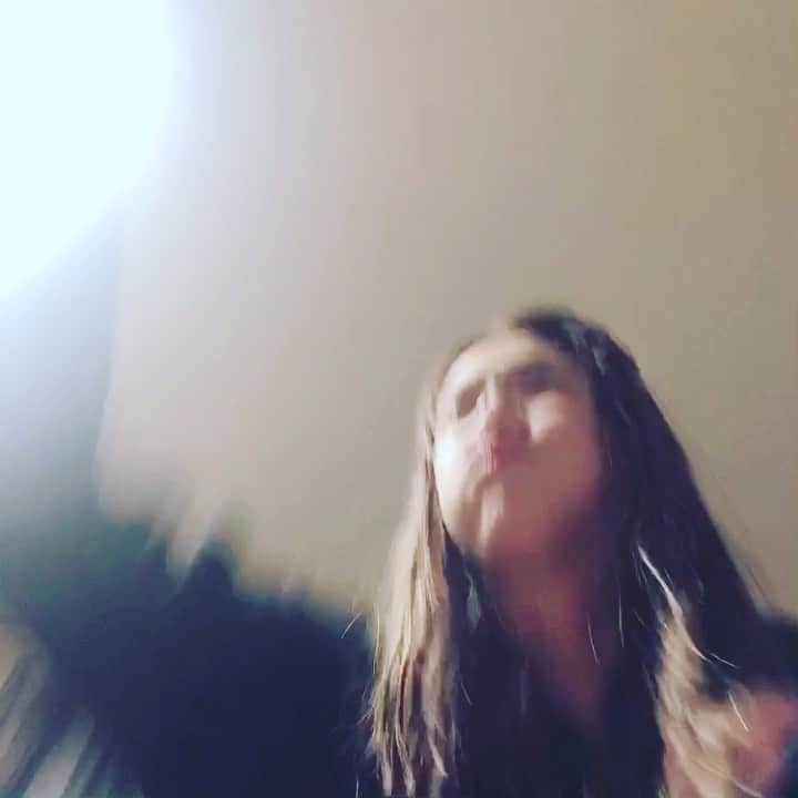 のインスタグラム：「♡ marvel見返してる🎥 ・ The Avengers 入りたい🦸🏻‍♀️ ・ ・ 何かパワーを持たないとっ！ ・ 大好き❤ ・ ・ ・ #1日1大好き #優美 #ゆうみ #me #昭和感 #大好き #ダイスキ #daisuki #love #❤️ #marvel #avengers」