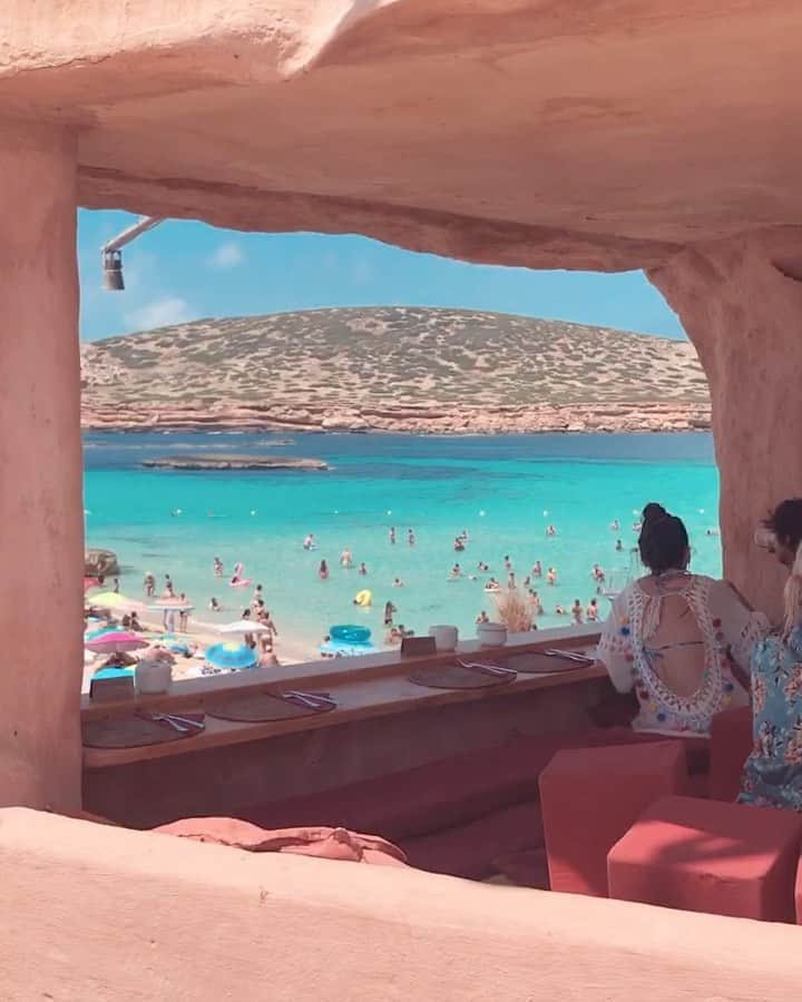 bestvacationsのインスタグラム：「Videos by @melissa 🌴 This is Ibiza & Mykonos! Which video you like best?」