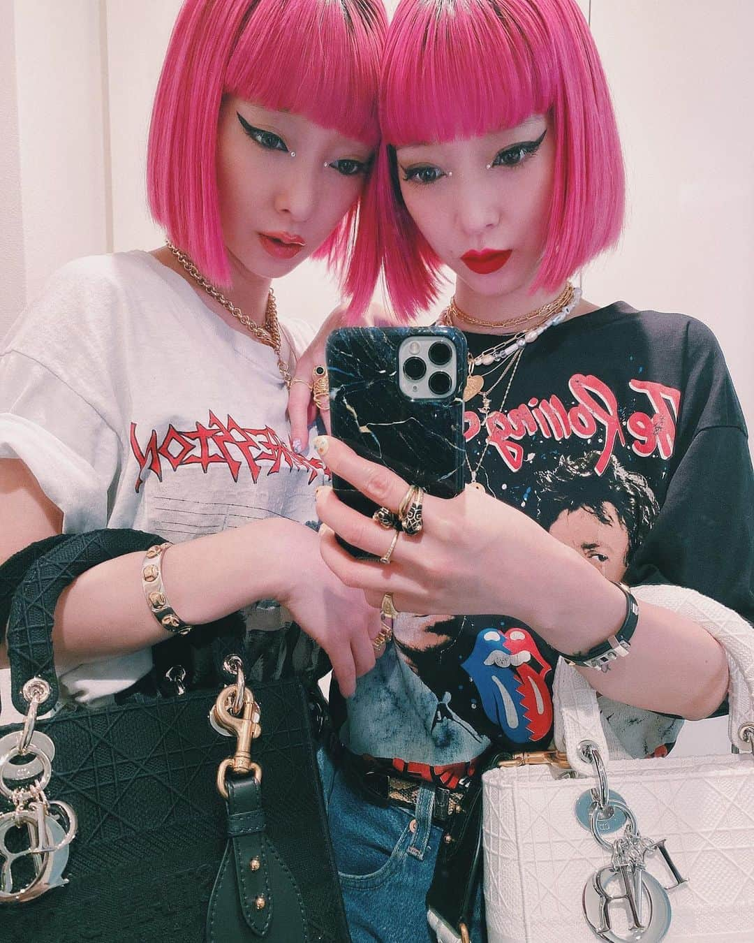 AYAさんのインスタグラム写真 - (AYAInstagram)「🦋💙👄👅 #lovefashion_loveyourself  #my_foah」5月10日 0時04分 - ayaxxamiaya