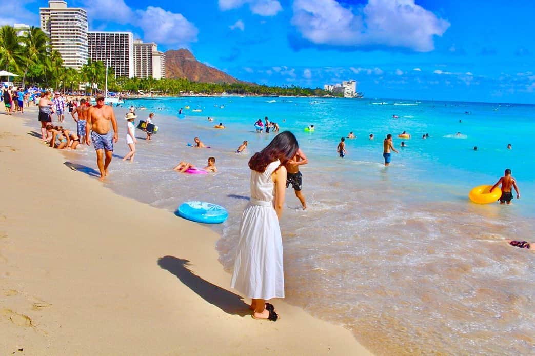中山琴葉さんのインスタグラム写真 - (中山琴葉Instagram)「﻿ ﻿ ﻿ Hawaii🌺﻿ ﻿ ﻿ 3回くらい行ってますが全然飽きないですね🥰﻿ 海があるところが大好きで、コロナがおさまったら﻿ また行きたいです💐✨﻿ ﻿ ﻿ ﻿ ﻿ #Hawaii#Honolulu#Waikiki#Waikiki beach#vintage island coffee」5月10日 0時45分 - kotoha_nakayama