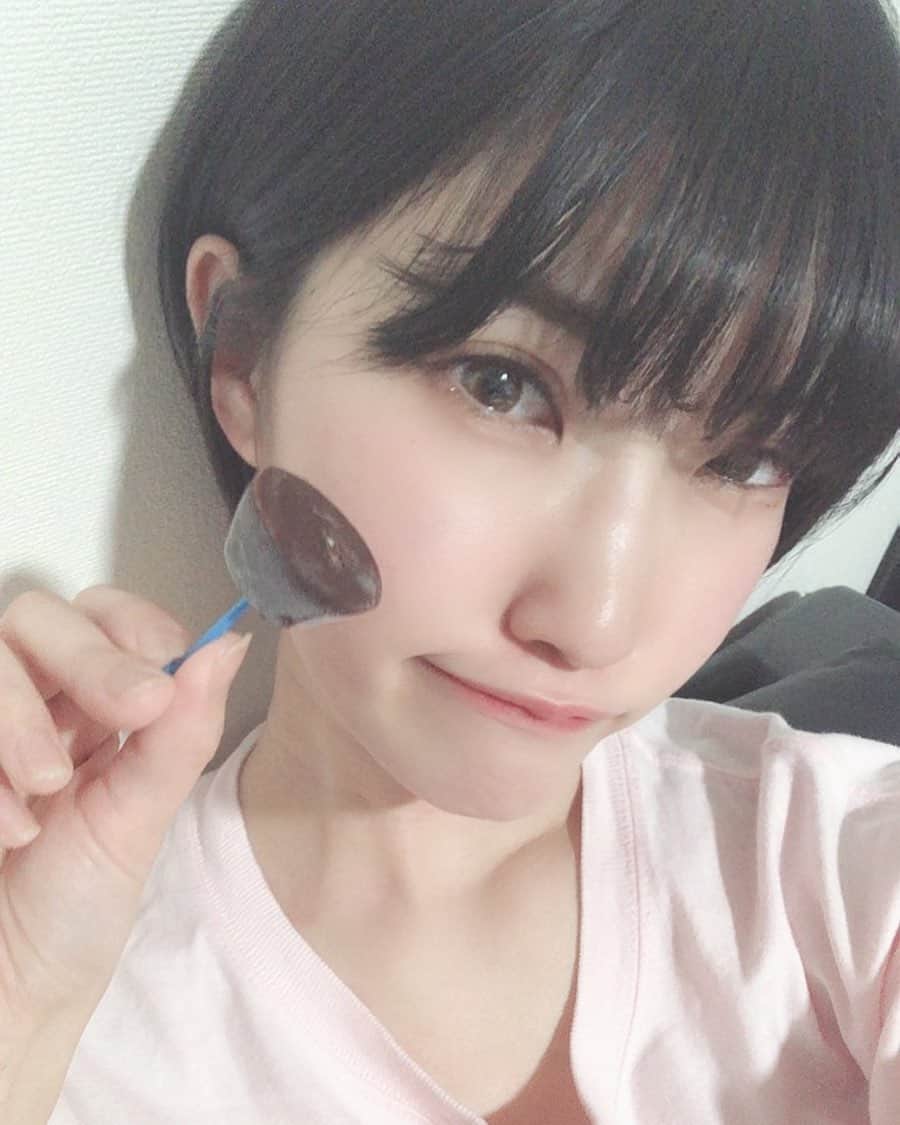 東条蒼のインスタグラム：「＊ ・ ・ ピノピノピノ。 ・ ・ ・ ・ #クランキー #アイス #アイスは栄養 #夜食 ・ #東条蒼 #クルーズグループ #セクシー女優 #av女優 #メガネ女子 #黒髪 #ショートヘア #teamメレンゲ #followｍe #following #japan #girl #photooftheday #tagsforlikes #instalike  #台湾 #香港 #粉我 #拍照 #照片 #人像攝影」