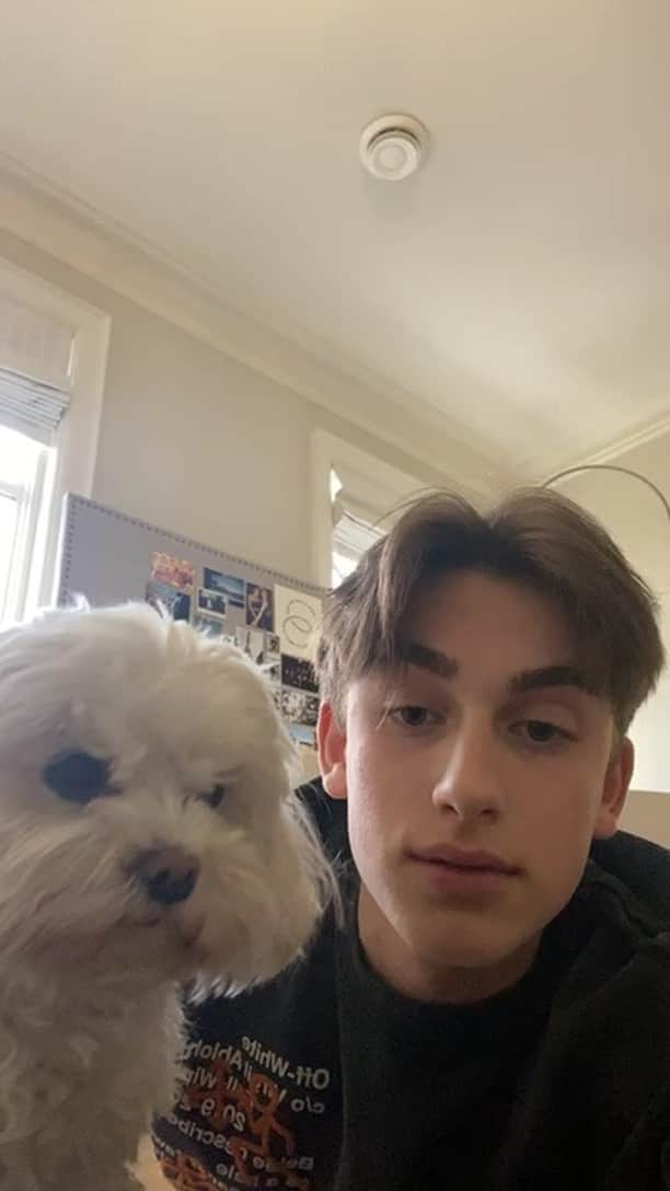 ジョニー・オーランドのインスタグラム：「it is wack that it’s only on igtv now」
