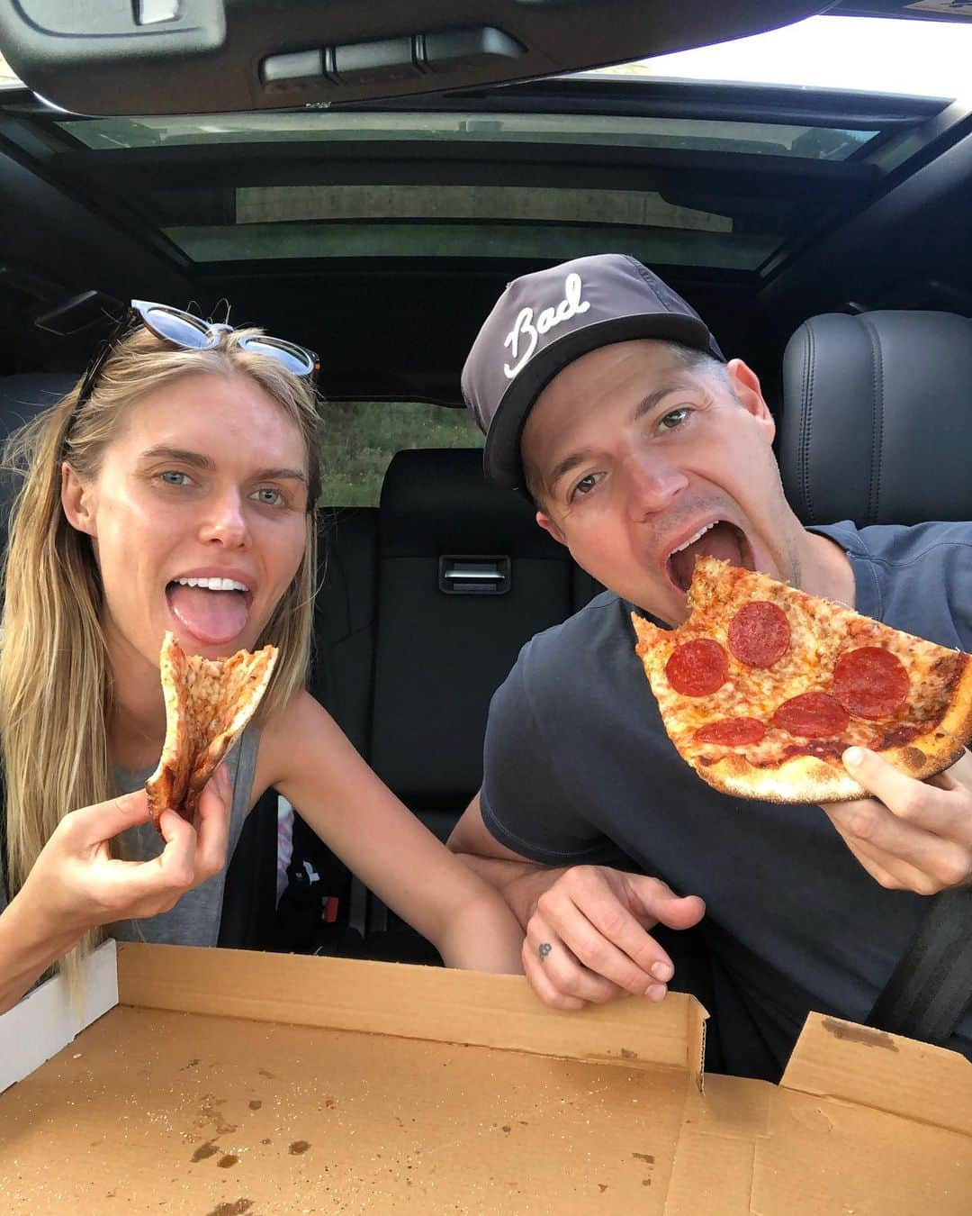 ジェイソン・ケネディさんのインスタグラム写真 - (ジェイソン・ケネディInstagram)「I prayed that I would marry someone that likes pizza as much as me.」5月10日 2時24分 - thejasonkennedy