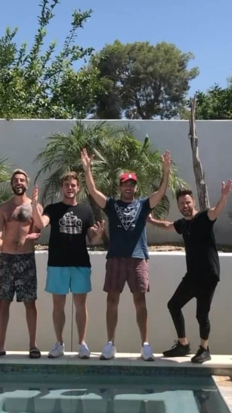 All Time Lowのインスタグラム：「A very in-depth and exclusive behind the scenes look into the making of #WakeUpSunshine (📹: @andrewgoldstein)」