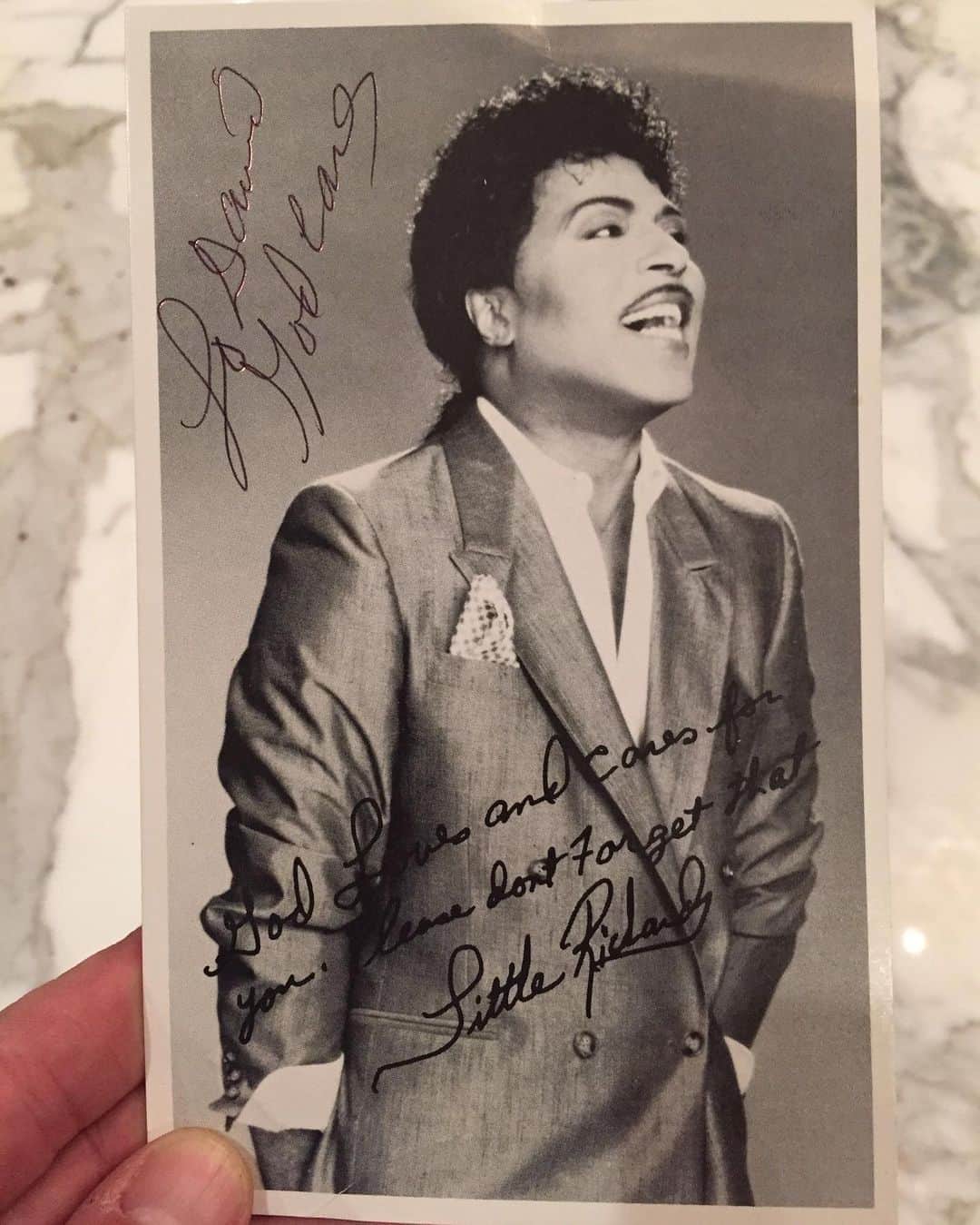 フー・ファイターズのインスタグラム：「I was once asked, “If you could meet one person, who would it be?” I always said Little Richard. Because, to me, he was rock and roll’s most joyous, rebellious innovator. . Thank you for planting that seed, Richard. The world is a much happier place thanks to your music. . #RIPLittleRichard」