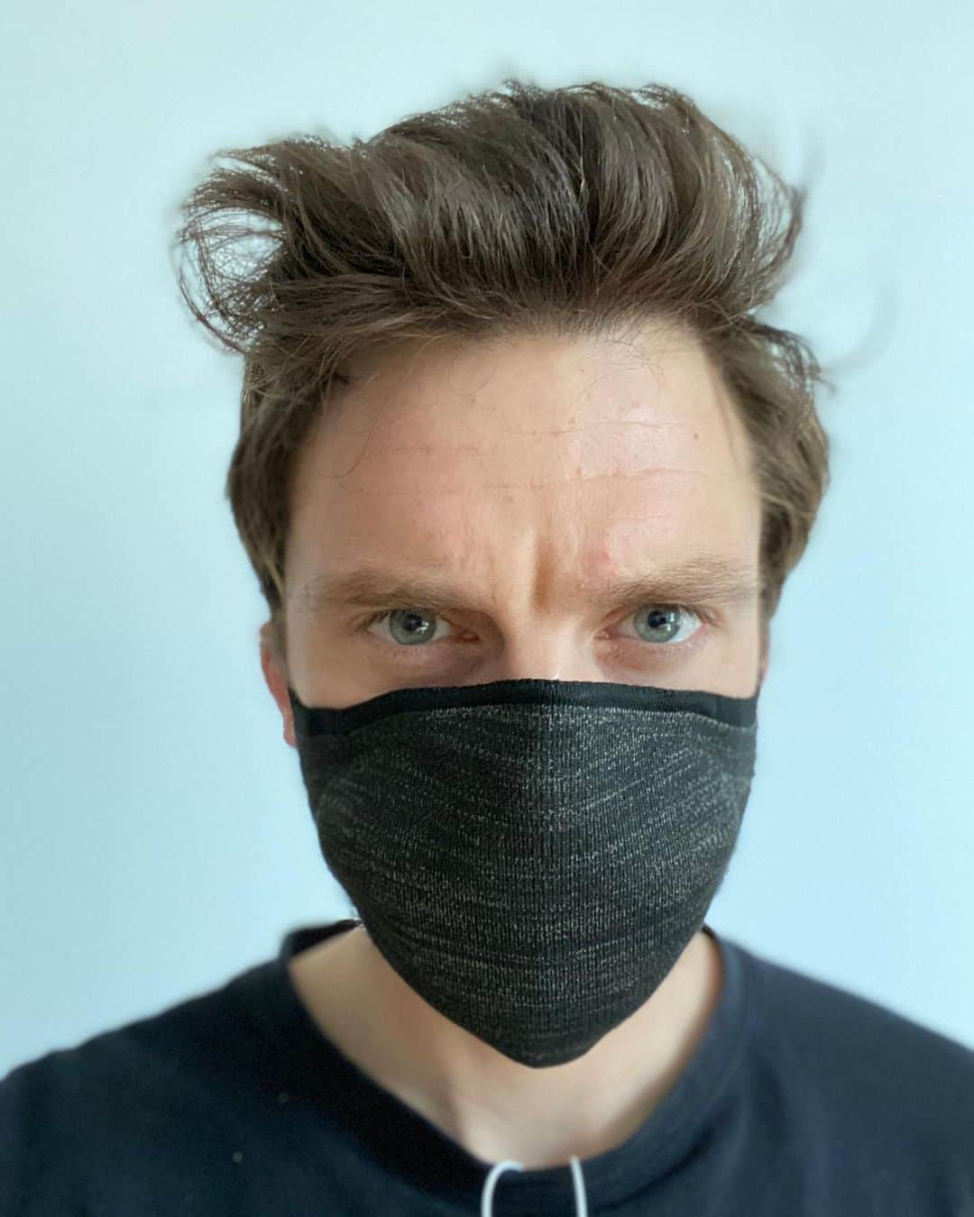 セバスチャン・スタンさんのインスタグラム写真 - (セバスチャン・スタンInstagram)「Well this feels weirdly familiar... #biliomask #staysafe」5月10日 3時22分 - imsebastianstan