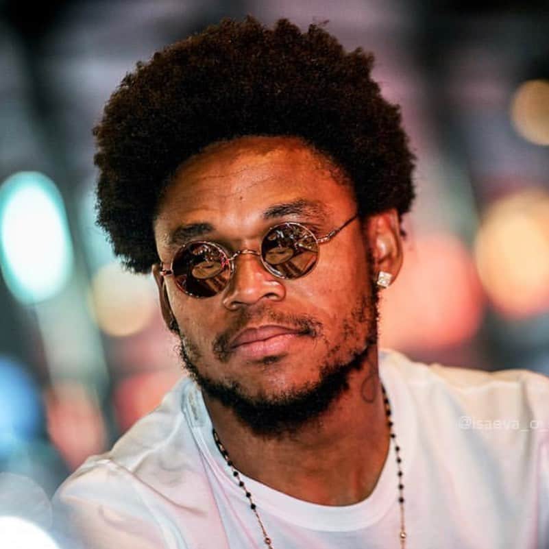 ルイス・アドリアーノのインスタグラム：「😎」