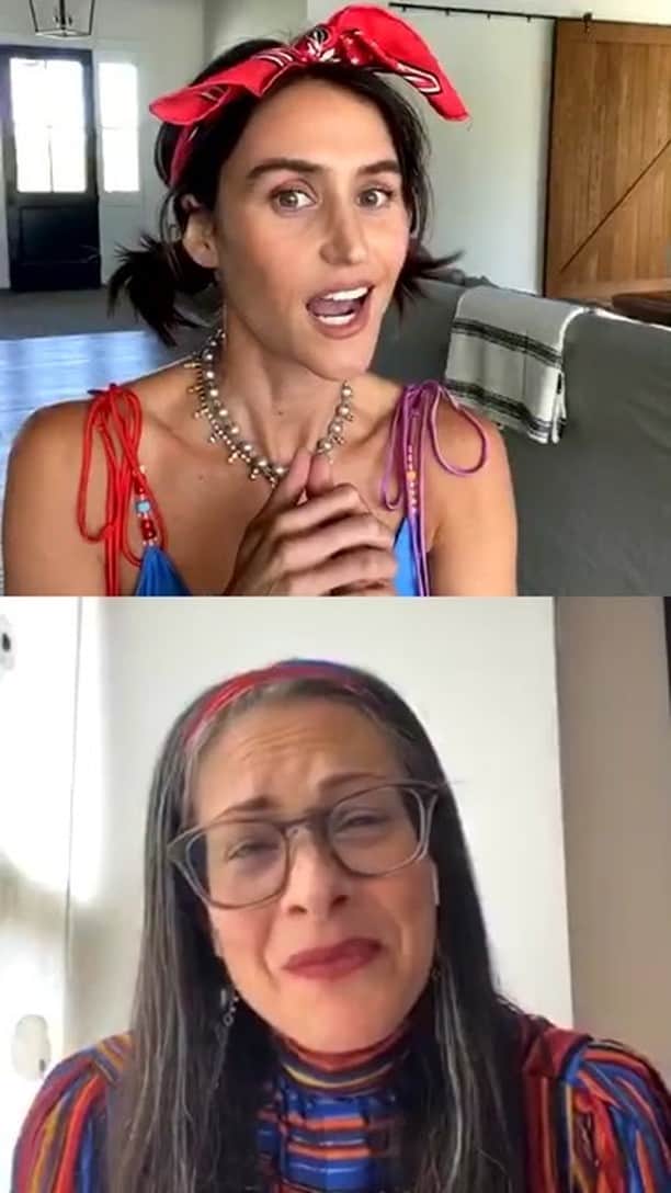 ダニジョーのインスタグラム：「So much enthusiasm jumping off the page in this #vintage convo between vintage loving fanatics @stacylondonreal and @danielleasnyder in honor of this weekend’s virtual @acurrentaffair . Tune in and hear these two discuss their vintage shopping strategies, why vintage is the best and which vendors they love」