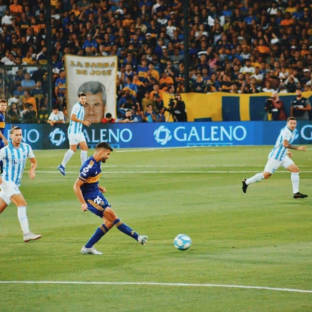 リサンドロ・ロペスさんのインスタグラム写真 - (リサンドロ・ロペスInstagram)「Y ustedes, también extrañan la Bombonera???? ⚽️🙏🏽💙💛」5月10日 6時01分 - lichalopez2