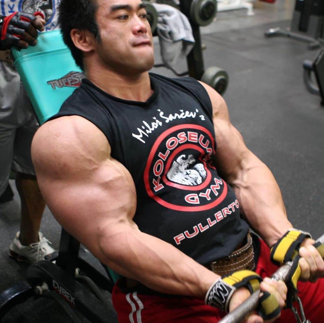 Hidetada Yamagishiさんのインスタグラム写真 - (Hidetada YamagishiInstagram)「10 exercises Giantset for biceps.  10種目上腕二頭筋ジャイアントセット @milossarcev @silsam1 @bettysuzuki79」5月6日 9時58分 - hideyamagishi