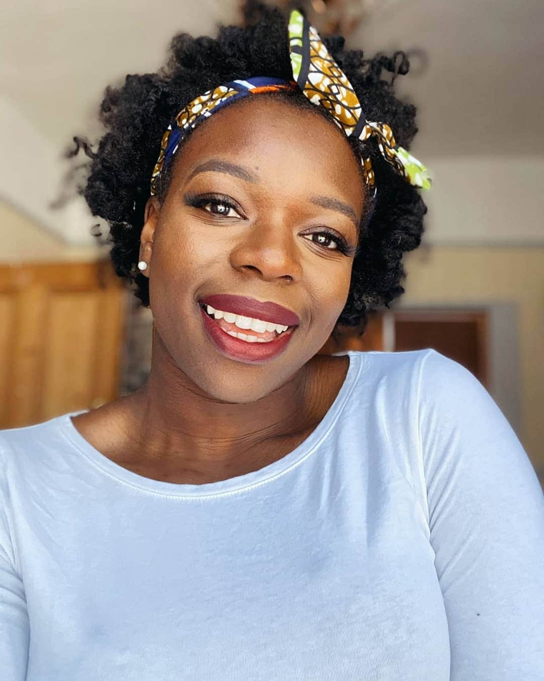 アシャ・フィリップのインスタグラム：「Natural beauty 🦋 . . . . . #Selfie #NaturalHair」