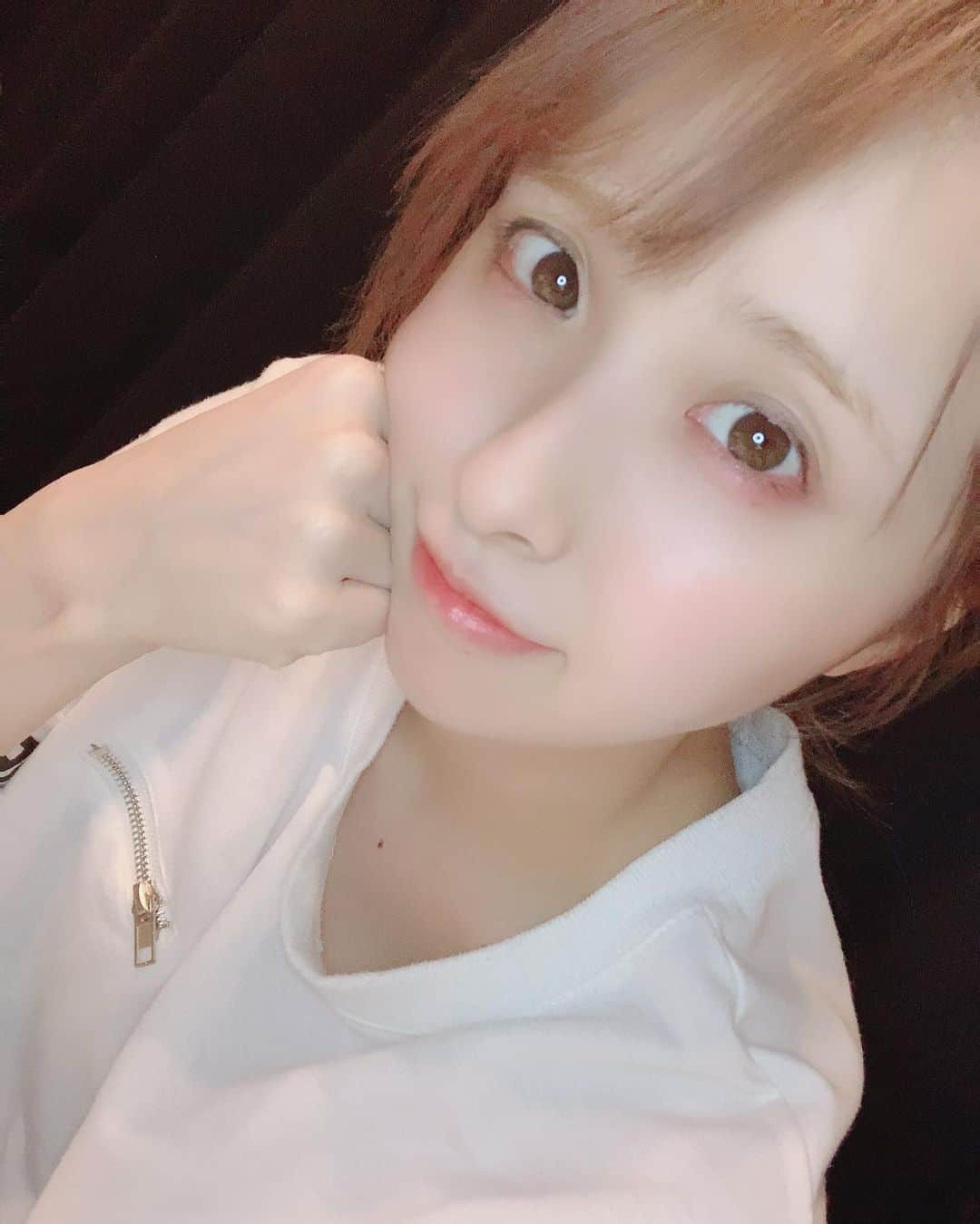 辺見玲菜さんのインスタグラム写真 - (辺見玲菜Instagram)「今月から新しい事にチャレンジするから皆応援してね...📣 #応援 #よろしくお願いします  #たのしいこと  #はじめます」5月6日 2時00分 - renastagram1222