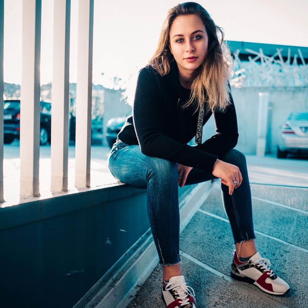 のインスタグラム：「What are your plans for this week? Anything special? I am spending 90% in the sim preparing for the upcoming races this weekend 👏🏽💥 || 📸 x @christofkreutzer || #sophia #sophia99 #racegirl #changeagent #racing #motorsport #munich #home #shooting」