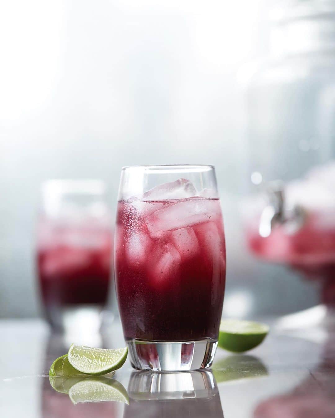 Vitamix Global Headquarters Real foodさんのインスタグラム写真 - (Vitamix Global Headquarters Real foodInstagram)「Homemade recipes are the way to go this #CincoDeMayo! (rhyme not intended) • 📸: Get this Açai Pomegranate Blueberry Agua Fresca recipe link in bio. Originally a mocktail, but make it a cocktail by adding your favorite liquor! • #vitamix #acai #mocktail #recipe #vegan #may5th #healthy #wholefoods #myvitamix #drinks」5月6日 2時30分 - vitamix