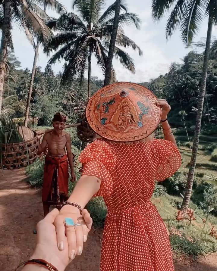 Murad Osmannのインスタグラム：「Ok, boys and girls. Need your opinion. We have just launched our first presets and I wanted to know if you want us to talk more about mobile retouching? Do you want us to create LUTS (they are used for video grading)? I am also creating some courses for mobile photo/video retouching. Would you be interested? Your feedback is extremely important and valuable to us 🙏 ◈ ◈ ◈ ◈ ◈ ◈ ◈ ◈ ◈ ◈ ◈ ◈  Ребята, очень важно ваше мнение: хочу понять, интересна ли вам мобильная обработка от меня? Сейчас я запустил впервые пресеты – пользуетесь вы такими штуками? Нужно ли провести прямой эфир чтобы объяснить как это делается? Ещё готовлю курс по обработке фото и видео – но для правильной работы мне нужен ваш фидбек. Так что пишите ваши мысли 🙃❗️❗️ #followmeto #следуйзамной #retouching #presets #luts」
