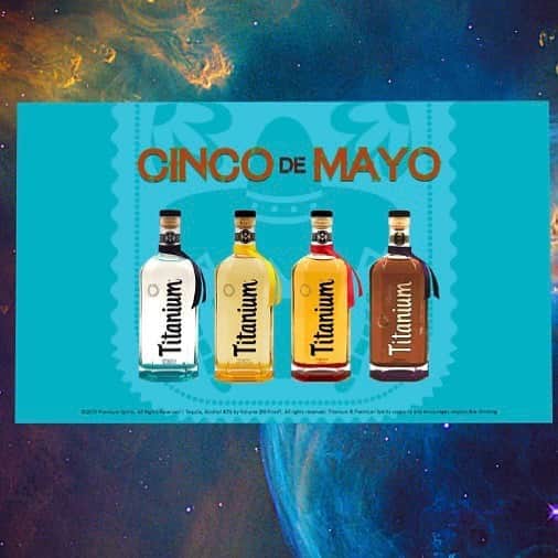 スコット・ケリーのインスタグラム：「Happy Cinco de Mayo! ✨  Raising a margarita today while supporting local and my good friend @robert_tijerina_ — Houston business owner of @titaniumtequila. ✨  Today as we recognize this holiday, may we toast all those still on the front lines—but don’t touch. ✨  Also, today is Taco Tuesday. The last Cinco de Mayo that landed on Taco Tuesday was five years ago today. I didn’t have tequila then, but I had space taco! ✨ (swipe right: space taco with rehydrated eggs, sausage & hot sauce on a tortilla.) ✨  Just a reminder things may look different today as they did for me five years ago. We are resilient and can adapt. ✨  Stay safe as you celebrate today! 💫 #cincodemayo #tacotuesday #spacetaco」