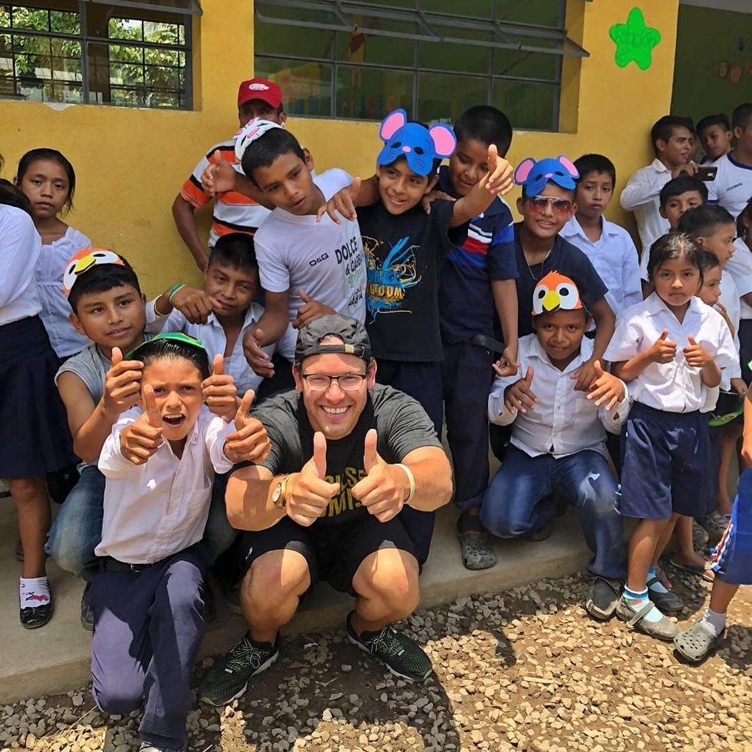 ティモシー・サイクスのインスタグラム：「Today is #givingtuesdaynow so scroll through these photos/videos to see 10 of my favorite charities like @pencilsofpromise @vetpaw @balichildrensproject @cambodianvillagefund @gbrlegacy @earthalliance @sheldricktrust @boochaces @cwficebu and please donate whatever you can or at least share their incredible work with your social media followers, any support is much appreciated as we must all #giveback more because we are more connected than ever before so we must work together to help ALL living creatures! Whether it’s helping feed kids, caring for injured animals, saving orphaned elephants and rhino and other #endangeredspecies or protecting coral reefs and building schools and medical centers, @badboi and I are proud to help as many communities as possible with our @karmagawa charity foundation and trust me, even if you give just a few dollars to any of these charities, your life will be forever changed once you get into the #givingback mindset as you’ll be helping to make this a better planet for humans and animals alike which is what we all must do more of in these scary times! #ilovemyjob #charitywork #jewbinhood」