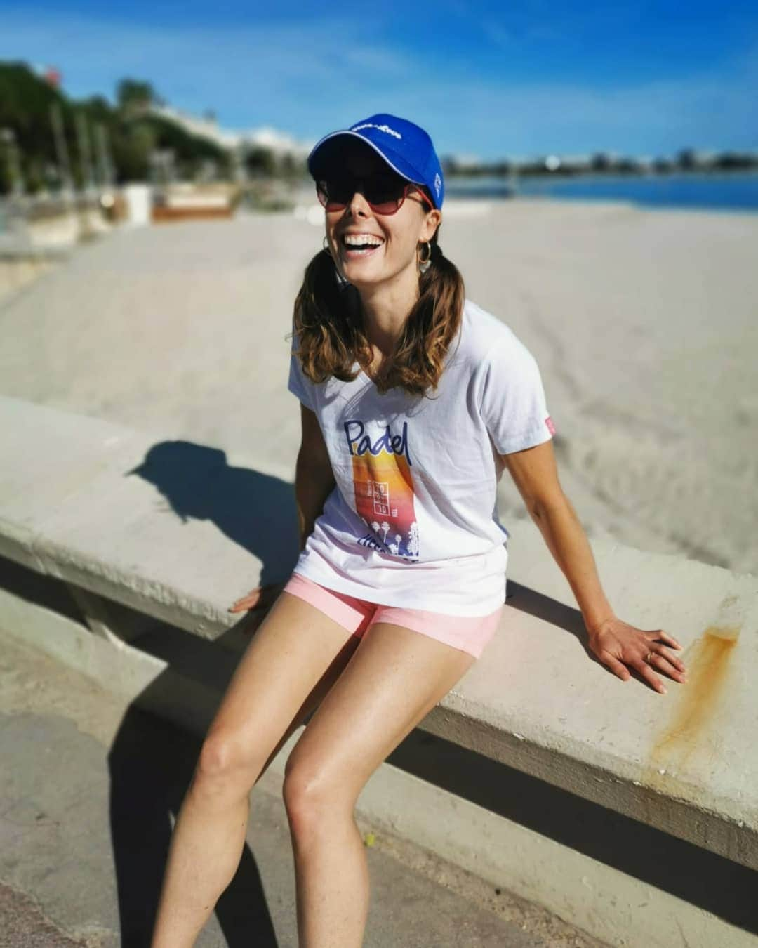 アリーゼ・コルネさんのインスタグラム写真 - (アリーゼ・コルネInstagram)「Casual spring in the french riviera 🌴😎🌻🍍🌞🏖 One week before playing tennis again makes me 😀 J-5 avant la fin du confinement et la reprise du tennis 🎉🤞 • Outfit by @twenty_by_ten」5月6日 3時13分 - alizecornet